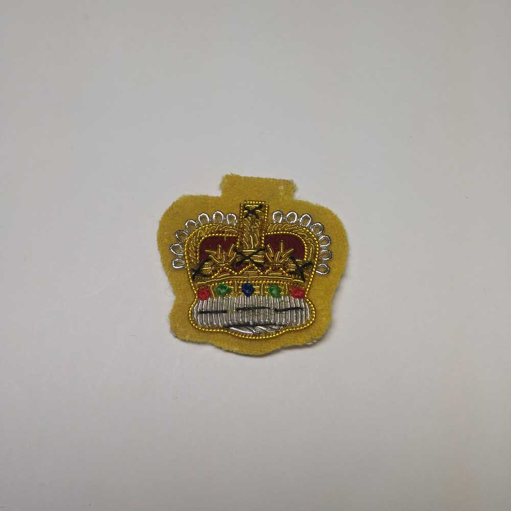 Crown: Officer Mess Kit, Yellow b/g - Click Image to Close
