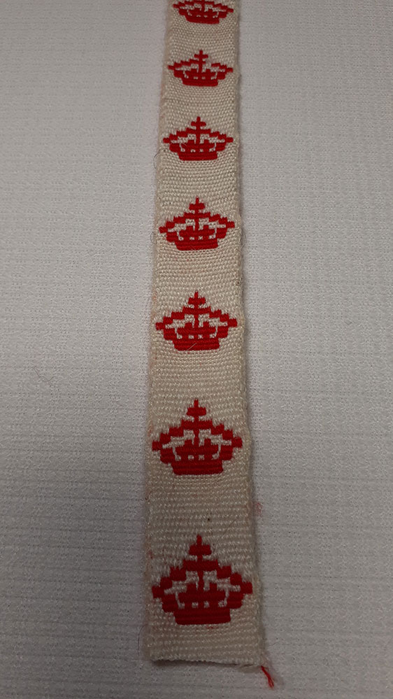 Lace: Wool with Red Crown, 20cm (3/4") - Click Image to Close