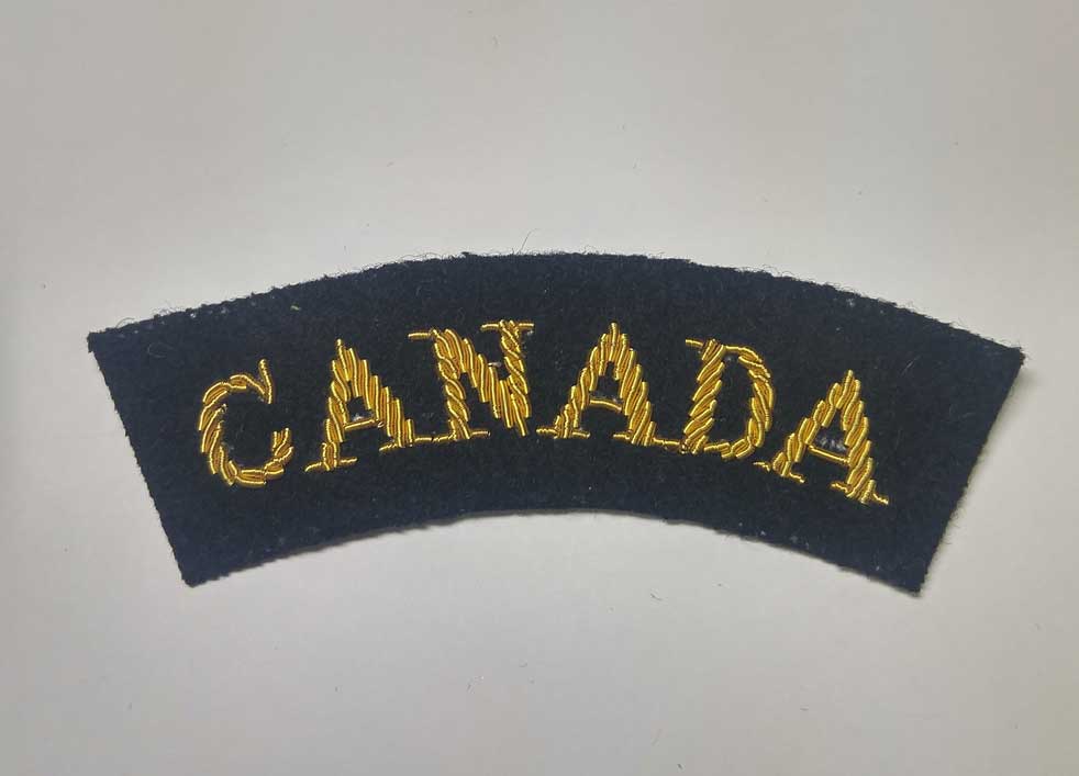 Badge: Canada, Lapel - Click Image to Close