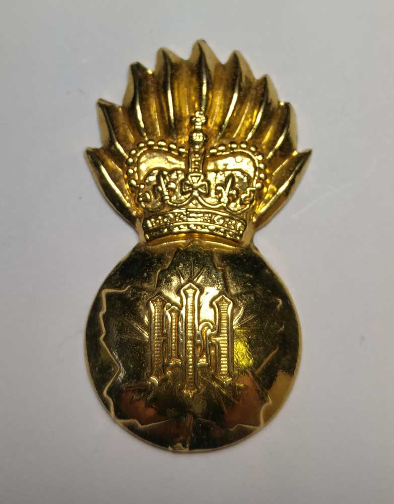 Badge: Highland Regiment, Grenade, Canada, Gold - Click Image to Close