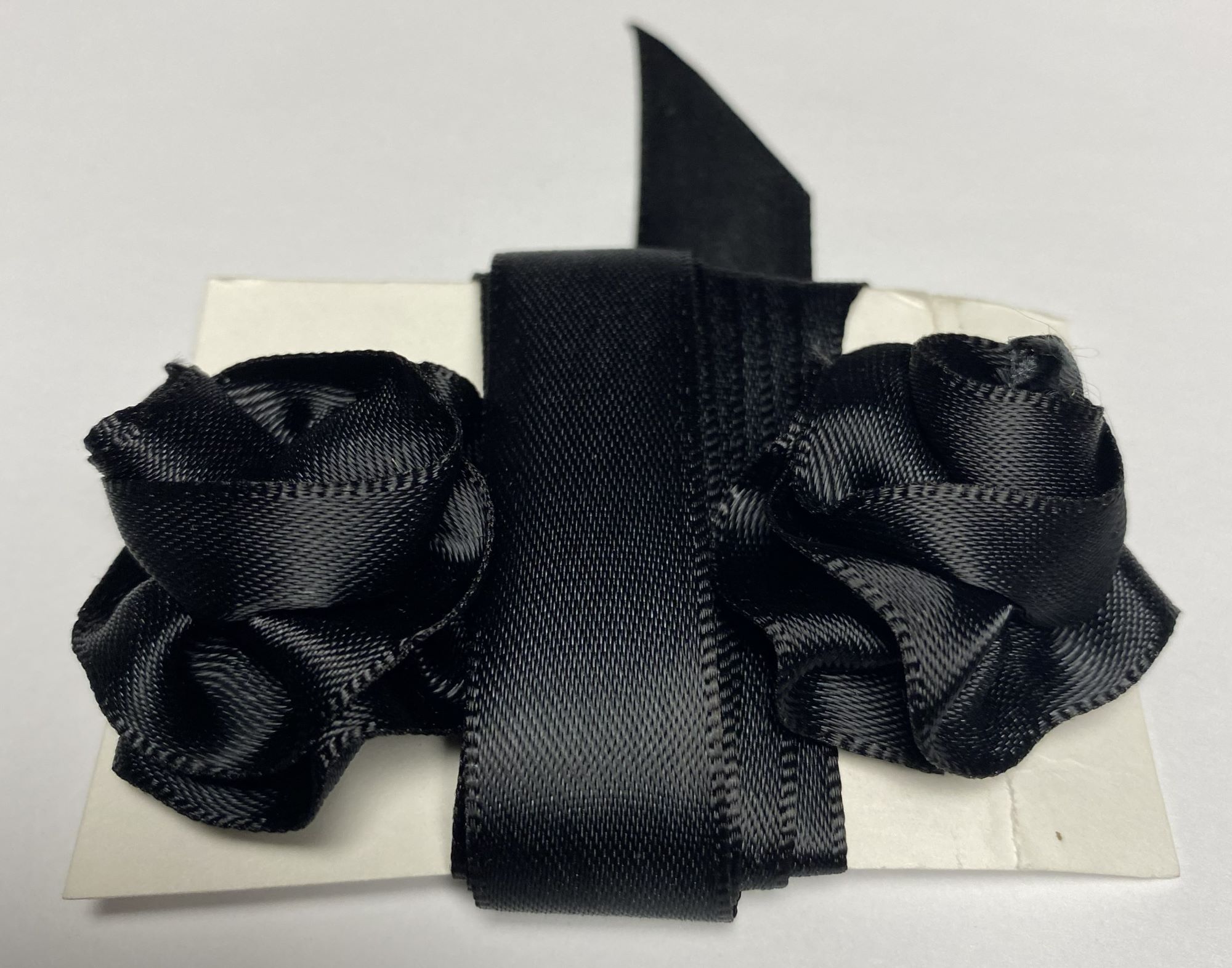 (image for) Gorget Rosette, Red